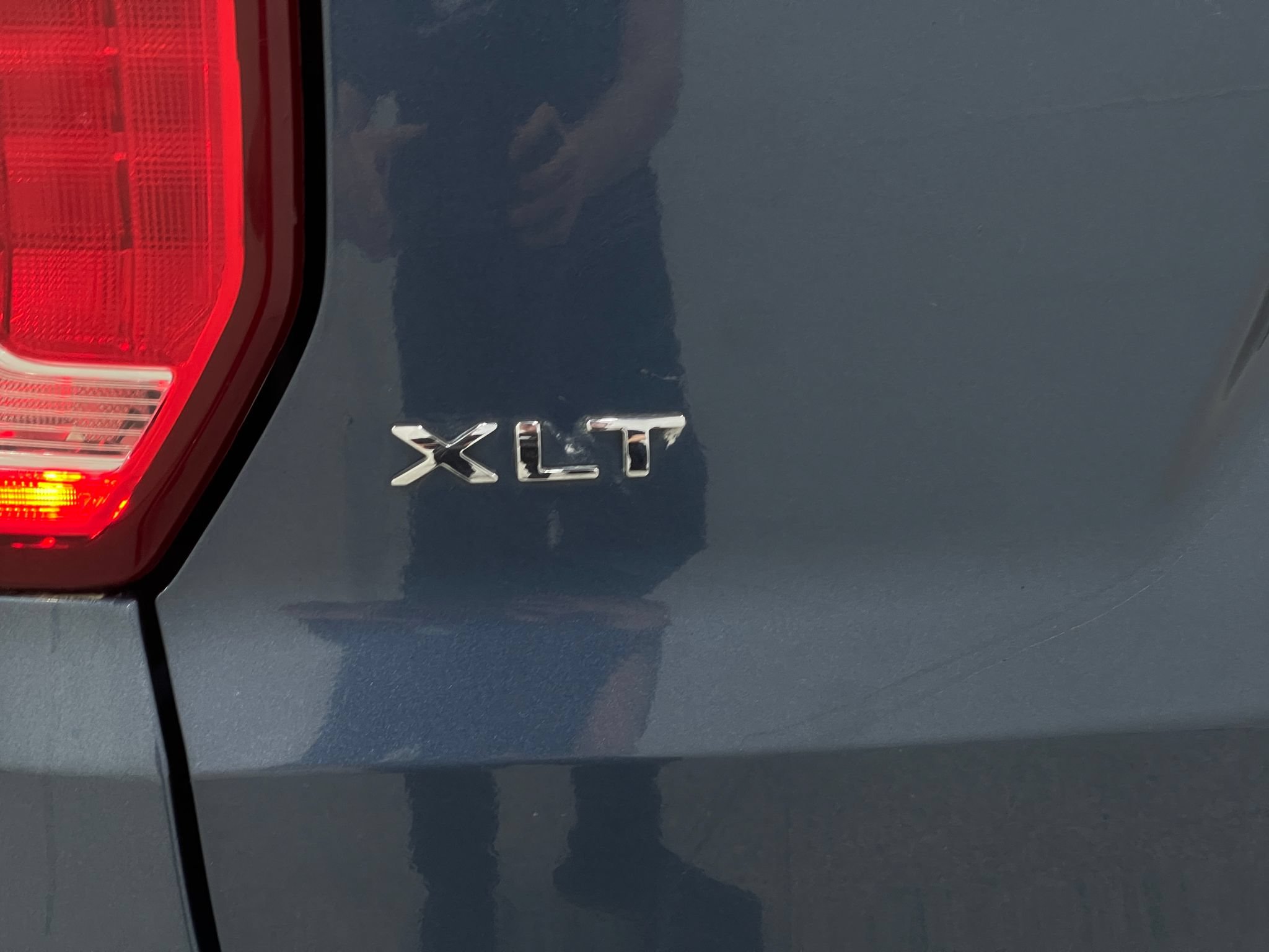 Used 2018 Ford Explorer XLT w/ Equipment Group 201A AWD/4WD image 41