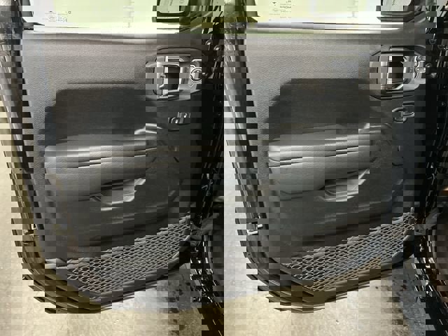 Used 2023 Jeep Gladiator Sport image 22