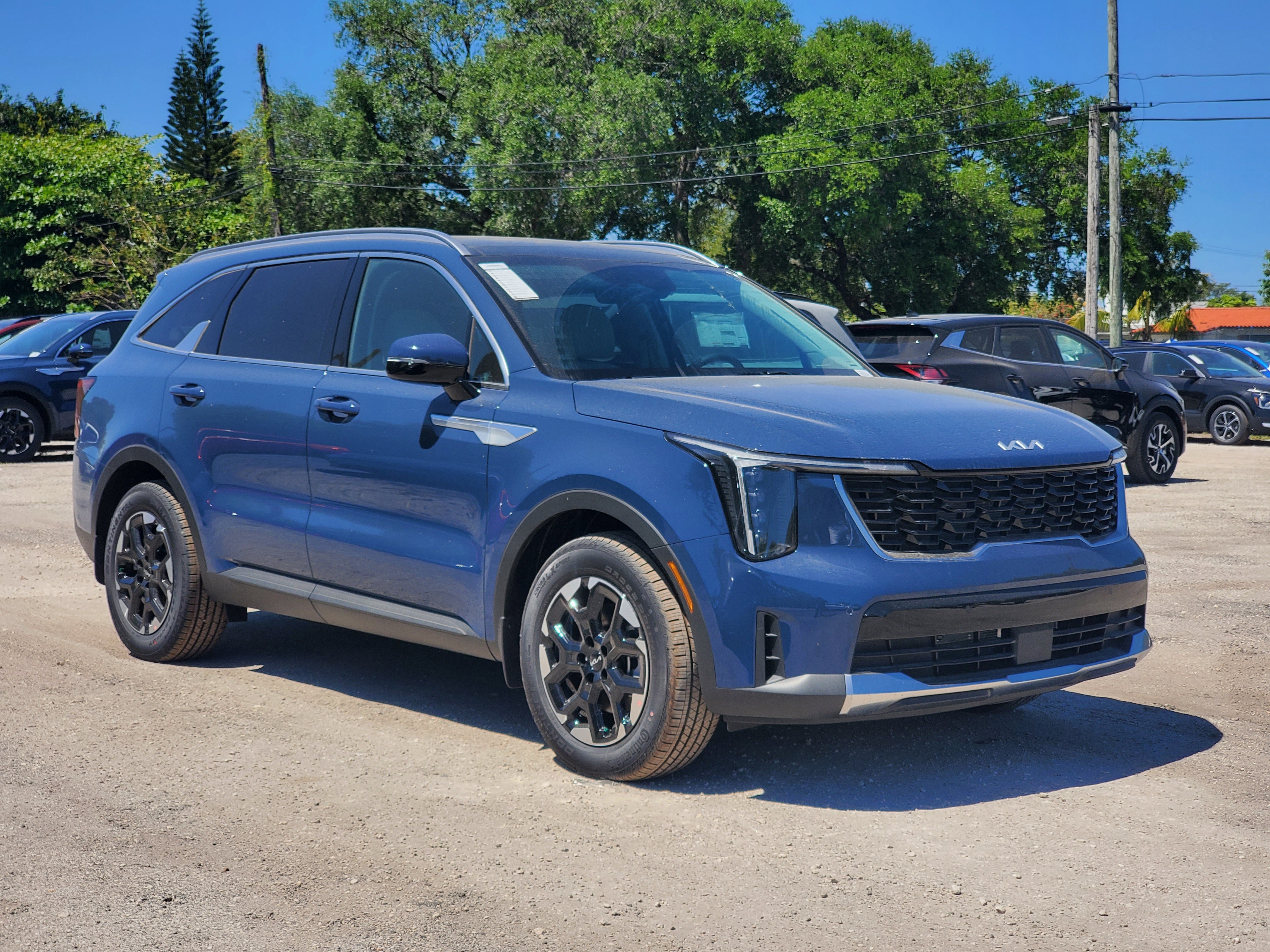 New 2025 Kia Sorento S w/ Panoramic Sunroof Package