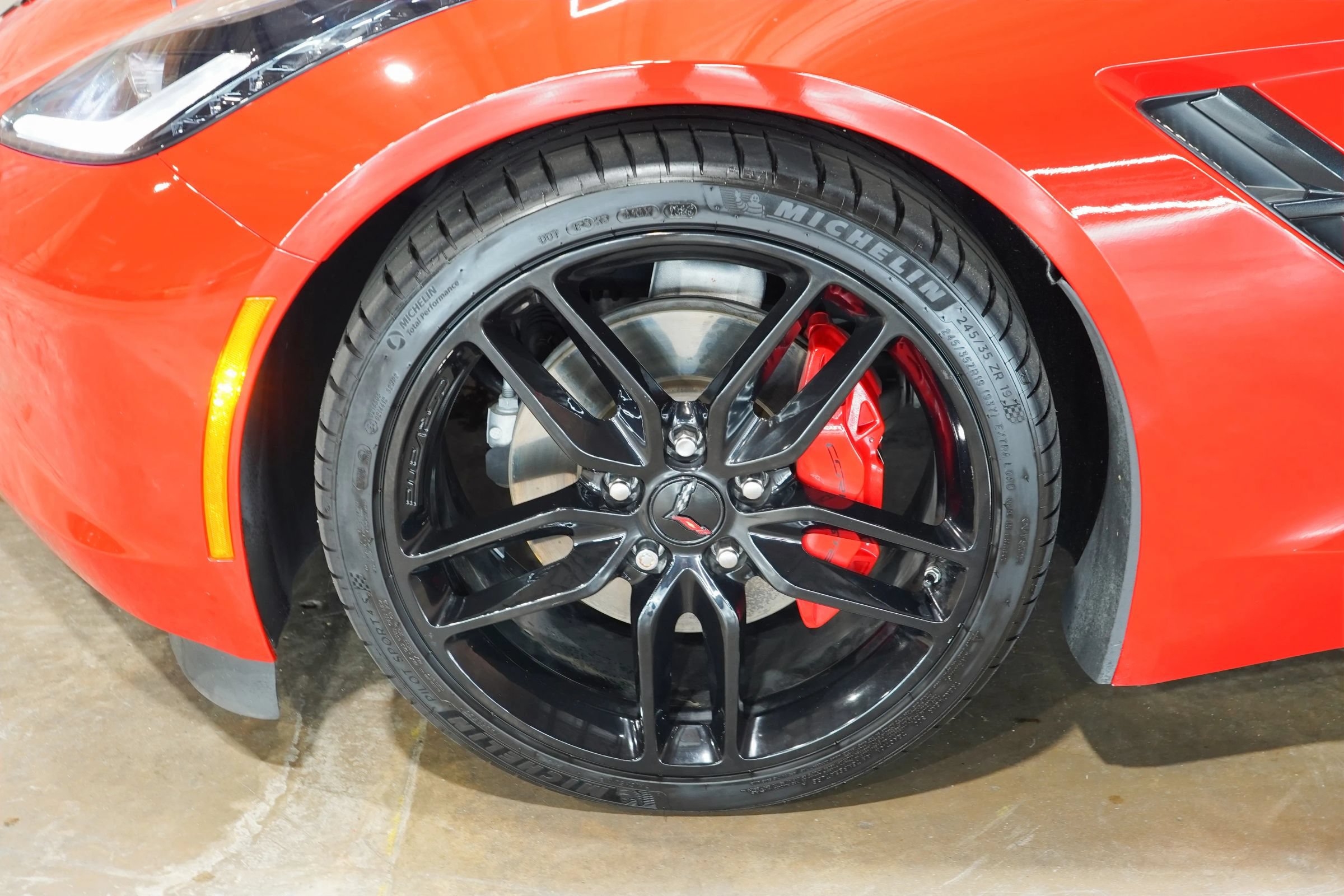 Used 2019 Chevrolet Corvette Stingray Coupe w/ Carbon Flash Badge Package RWD image 57