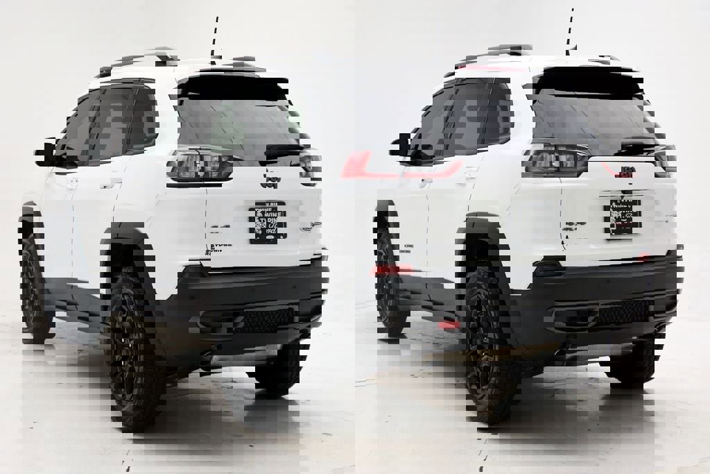 Used 2019 Jeep Cherokee Trailhawk w/ Cold Weather Group image 6