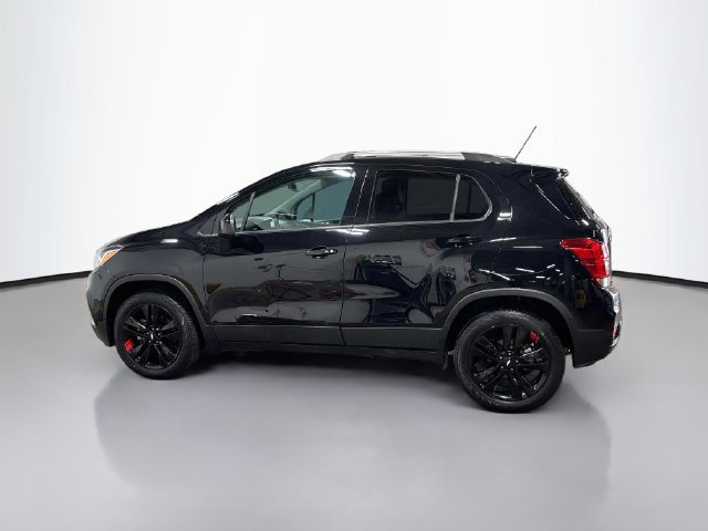 Used 2021 Chevrolet Trax LT w/ Redline Edition AWD/4WD image 10