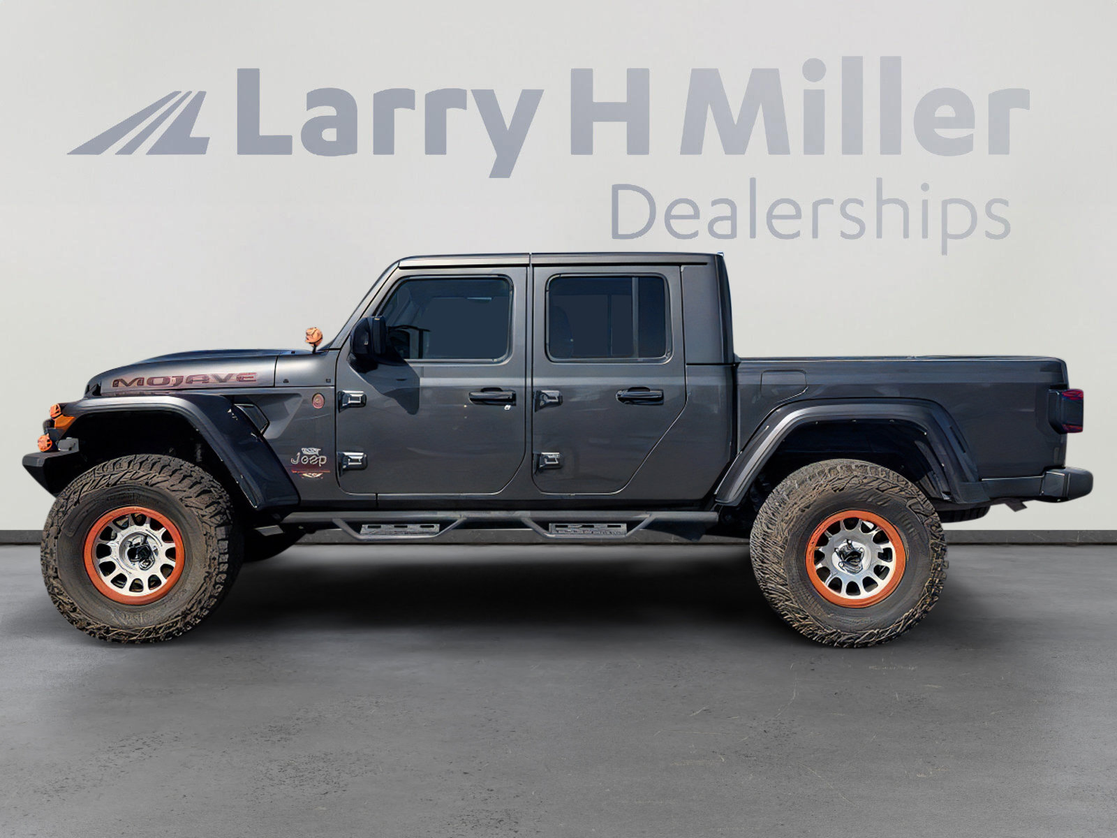 Used 2021 Jeep Gladiator Mojave AWD/4WD image 2