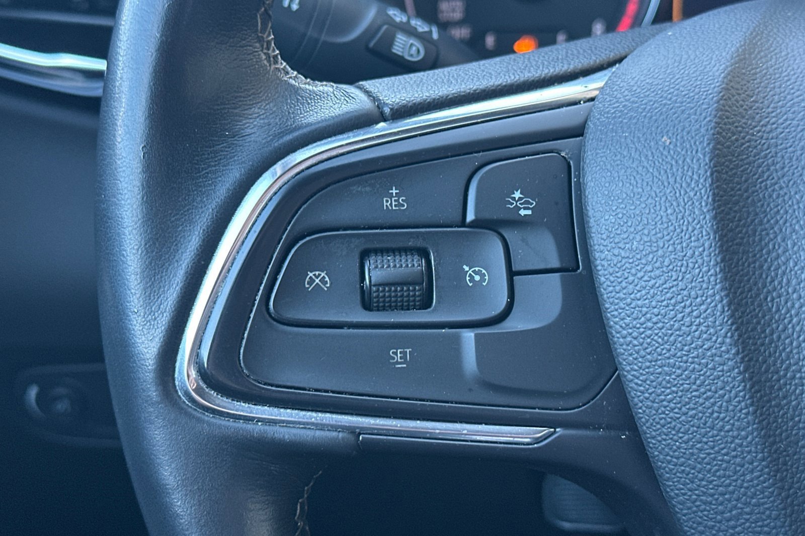 Used 2023 Buick Encore GX Select w/ Sport Touring Package image 31