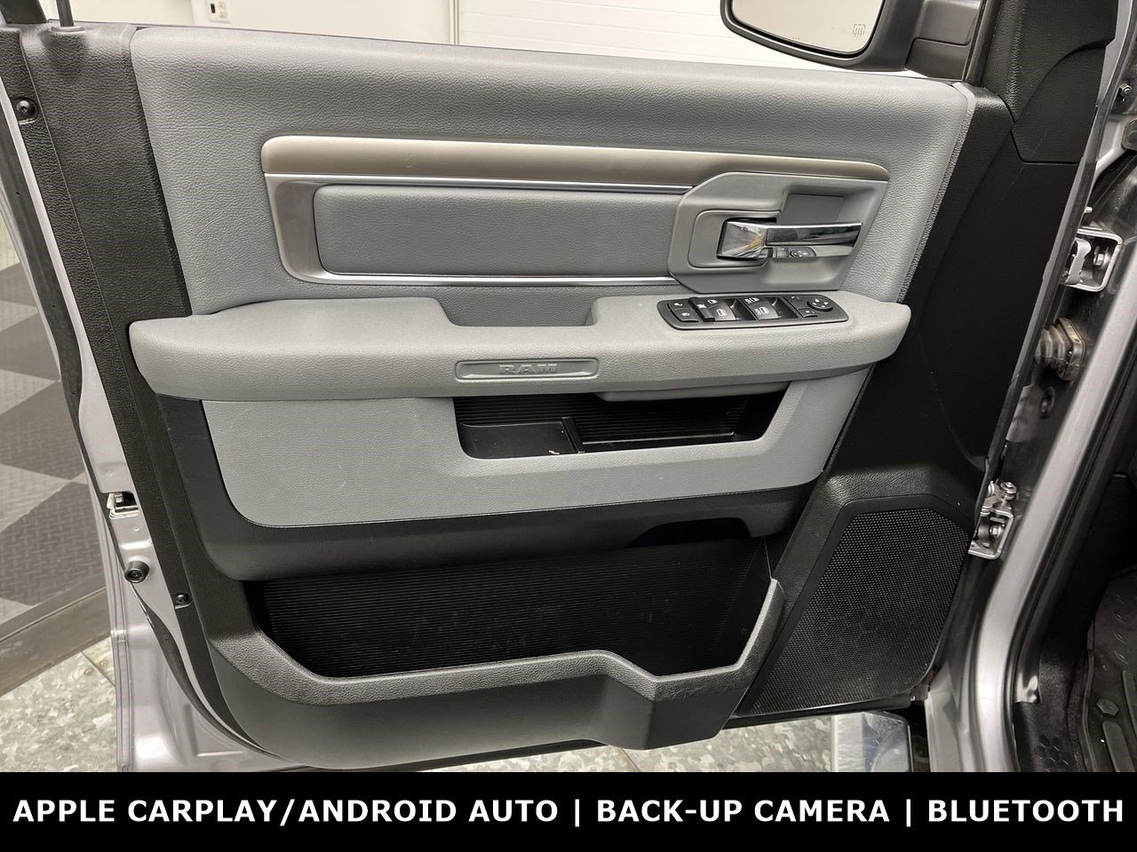 Used 2020 RAM 1500 Classic SLT AWD/4WD image 7
