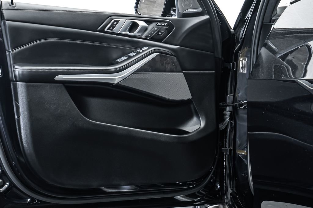 Used 2023 BMW X7 xDrive40i w/ M Sport Package image 18