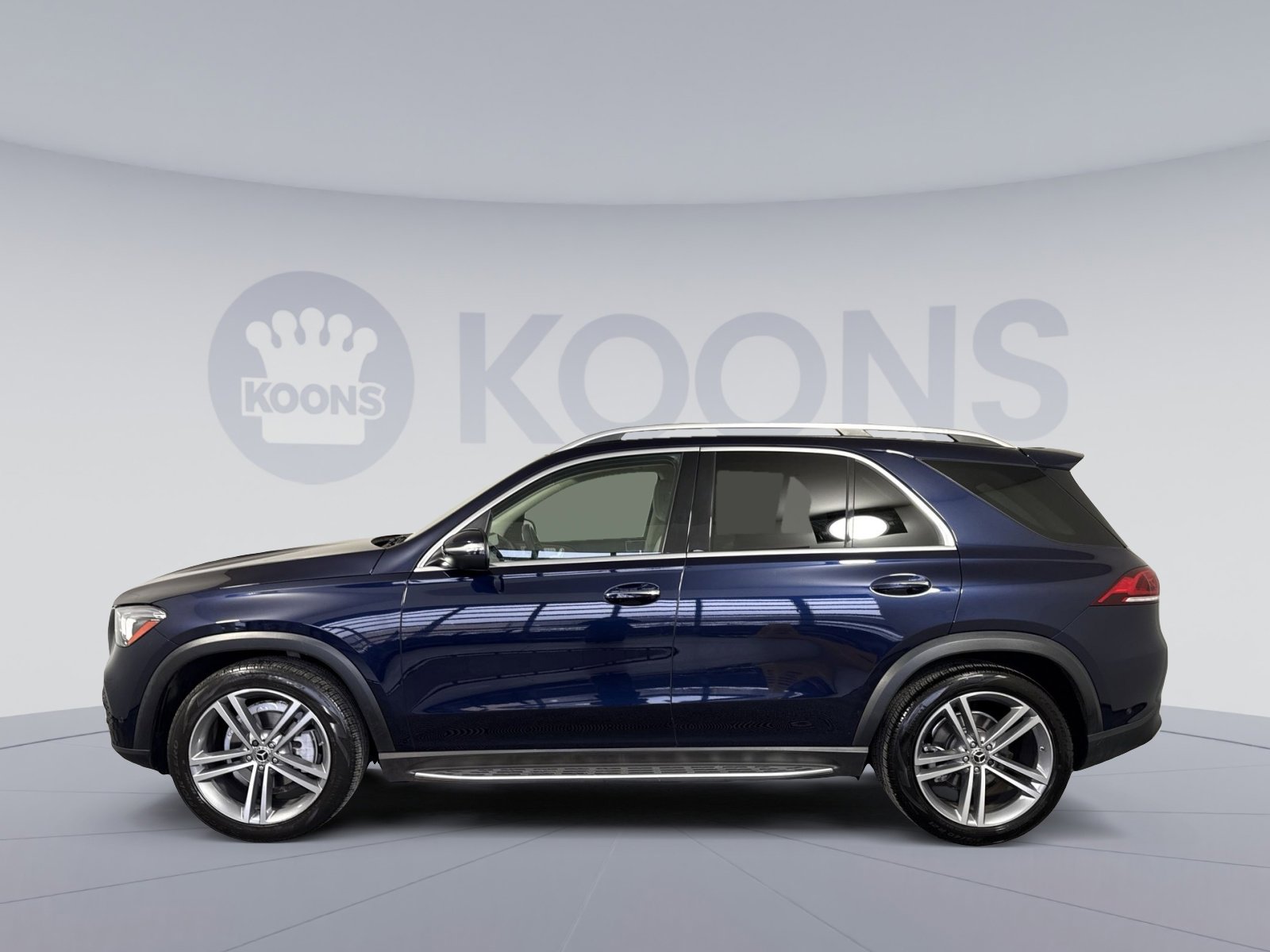 Used 2022 Mercedes-Benz GLE 350 w/ Premium Package image 2