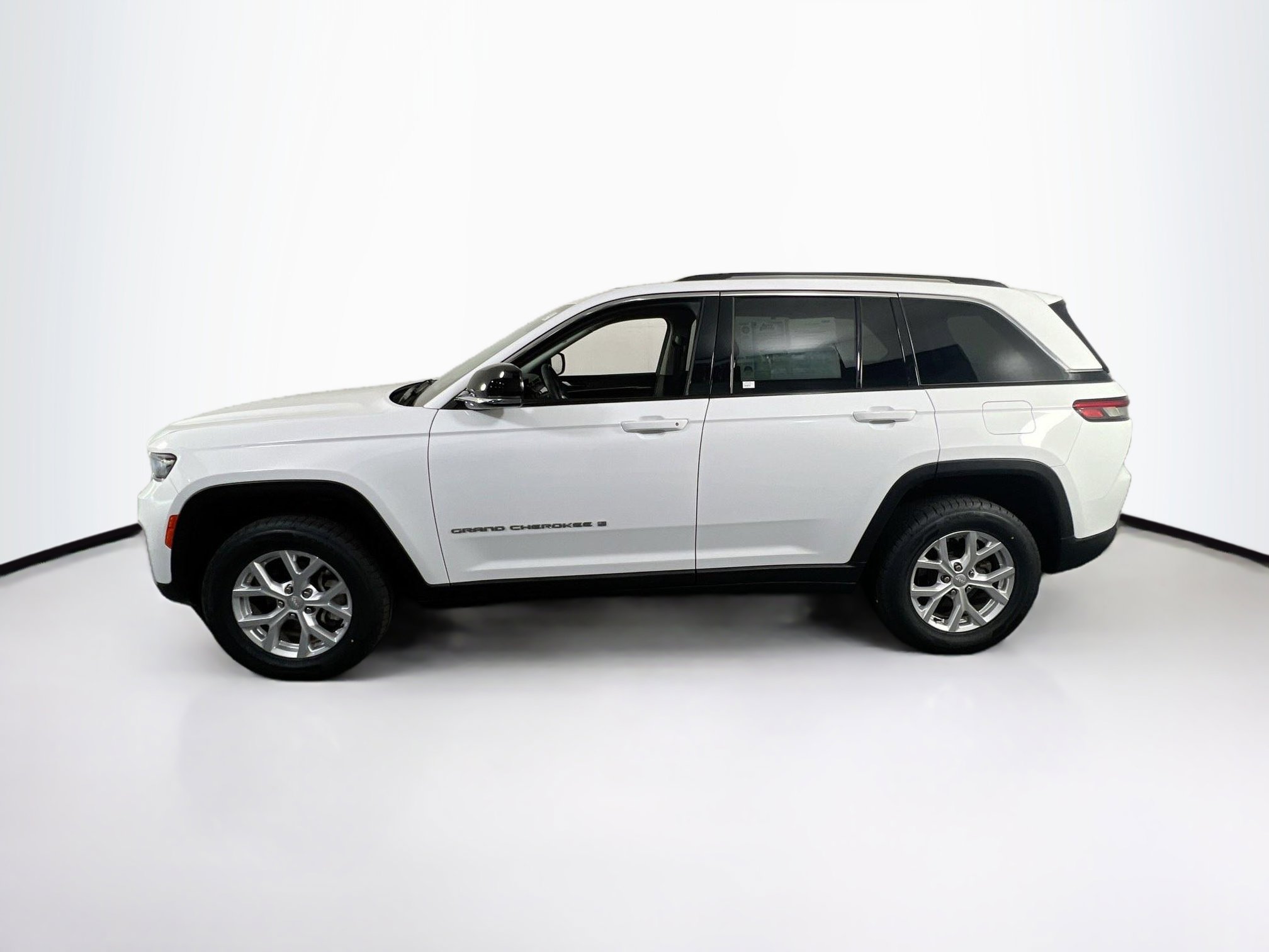 Used 2023 Jeep Grand Cherokee Limited image 8