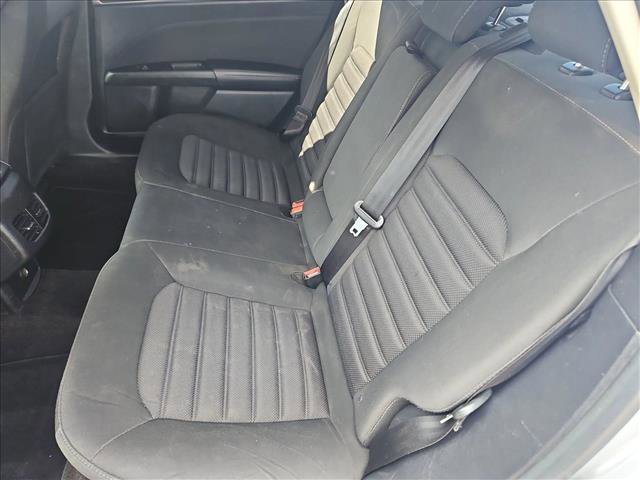 Used 2017 Ford Fusion SE w/ Fusion SE Technology Package image 16