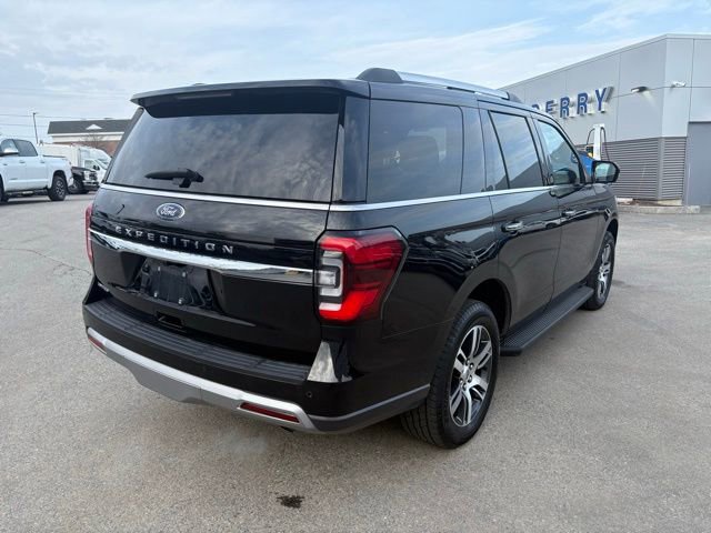 Certified 2024 Ford Expedition Limited image 3