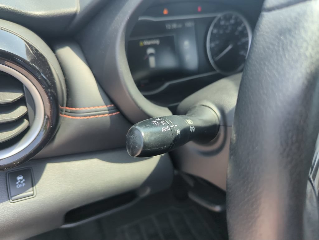 Used 2019 Nissan Kicks SR w/ SR Premium Package FWD image 21