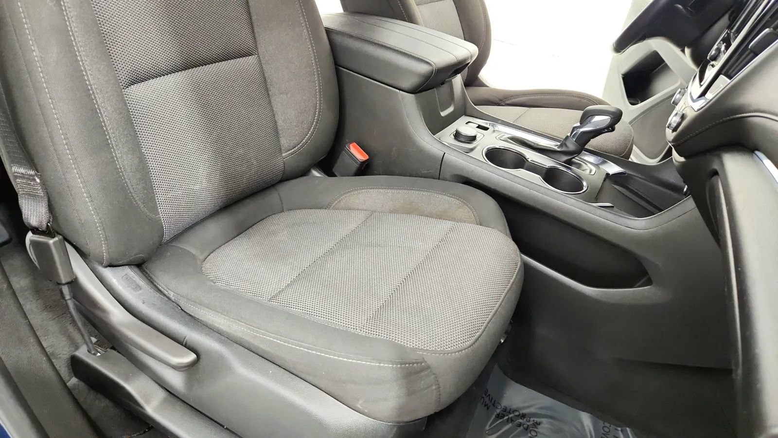 Used 2023 Chevrolet Traverse LT image 24