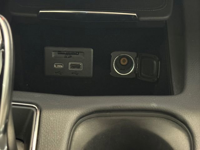 Used 2022 Cadillac XT4 Premium Luxury w/ Technology Package FWD image 6