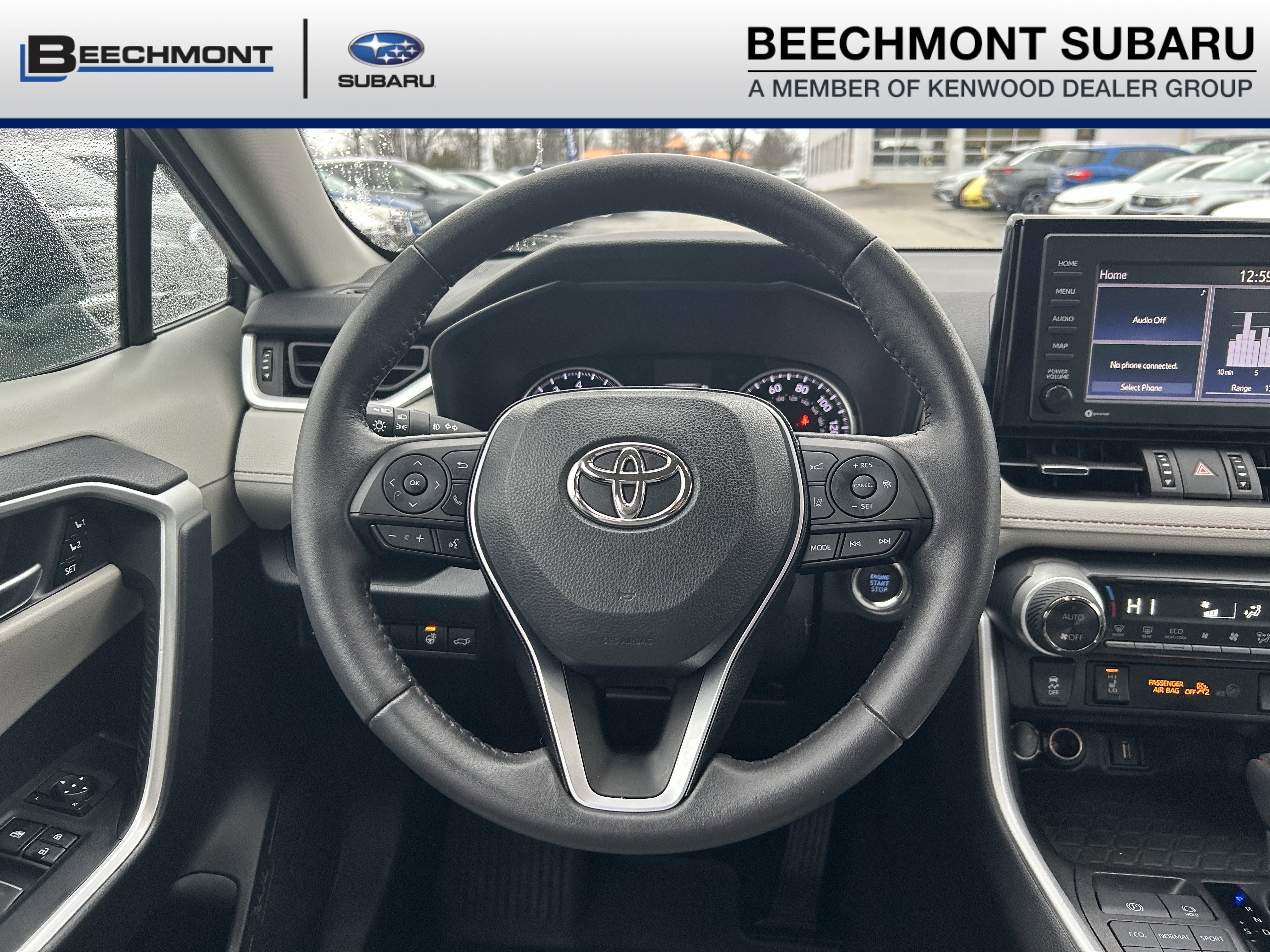 Used 2022 Toyota RAV4 XLE Premium image 10