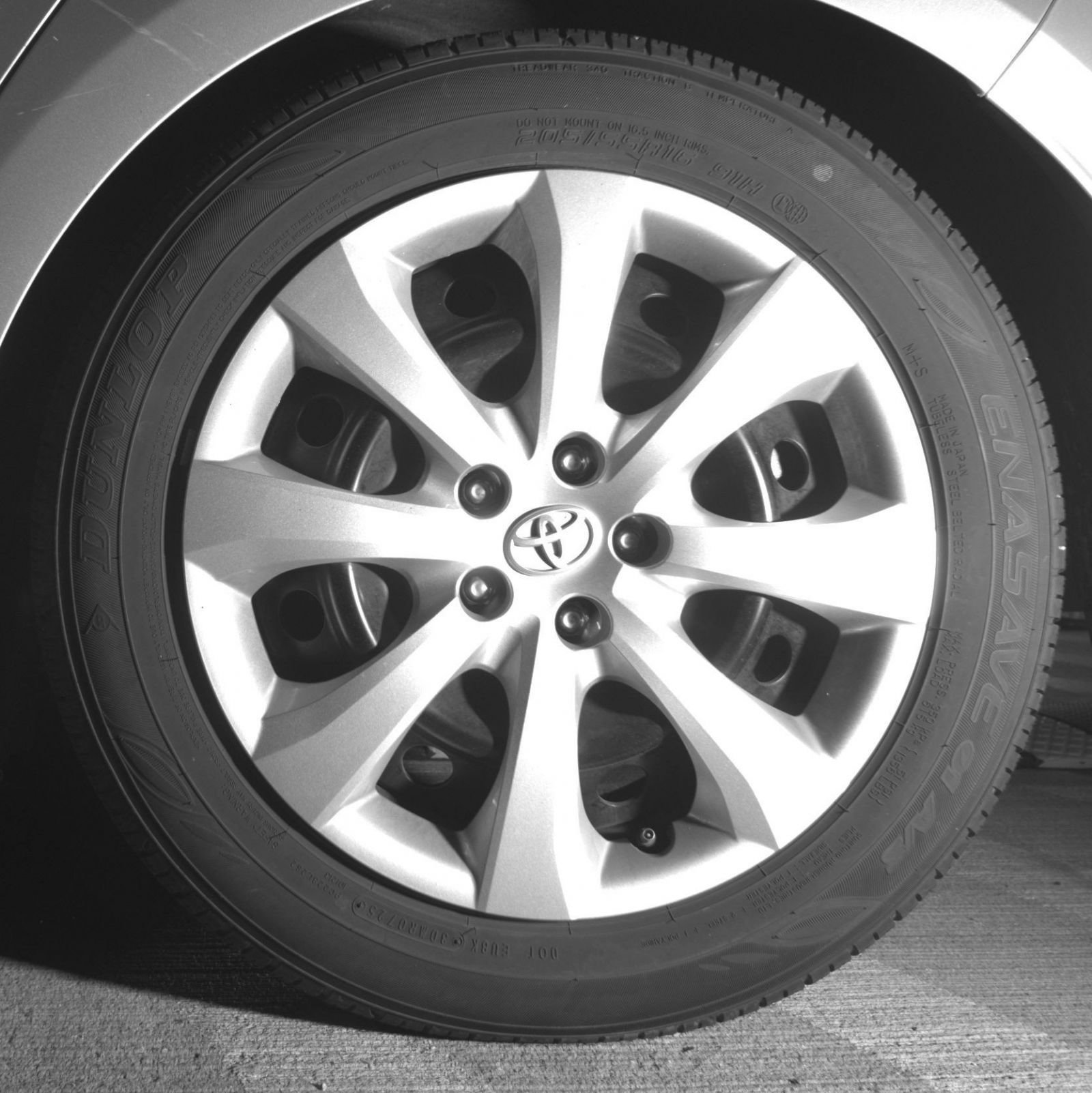 Used 2025 Toyota Corolla LE FWD image 17