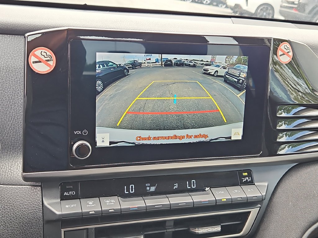 Used 2025 Toyota Camry LE FWD image 31