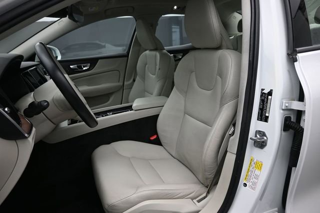Used 2020 Volvo S60 T5 Momentum FWD image 10