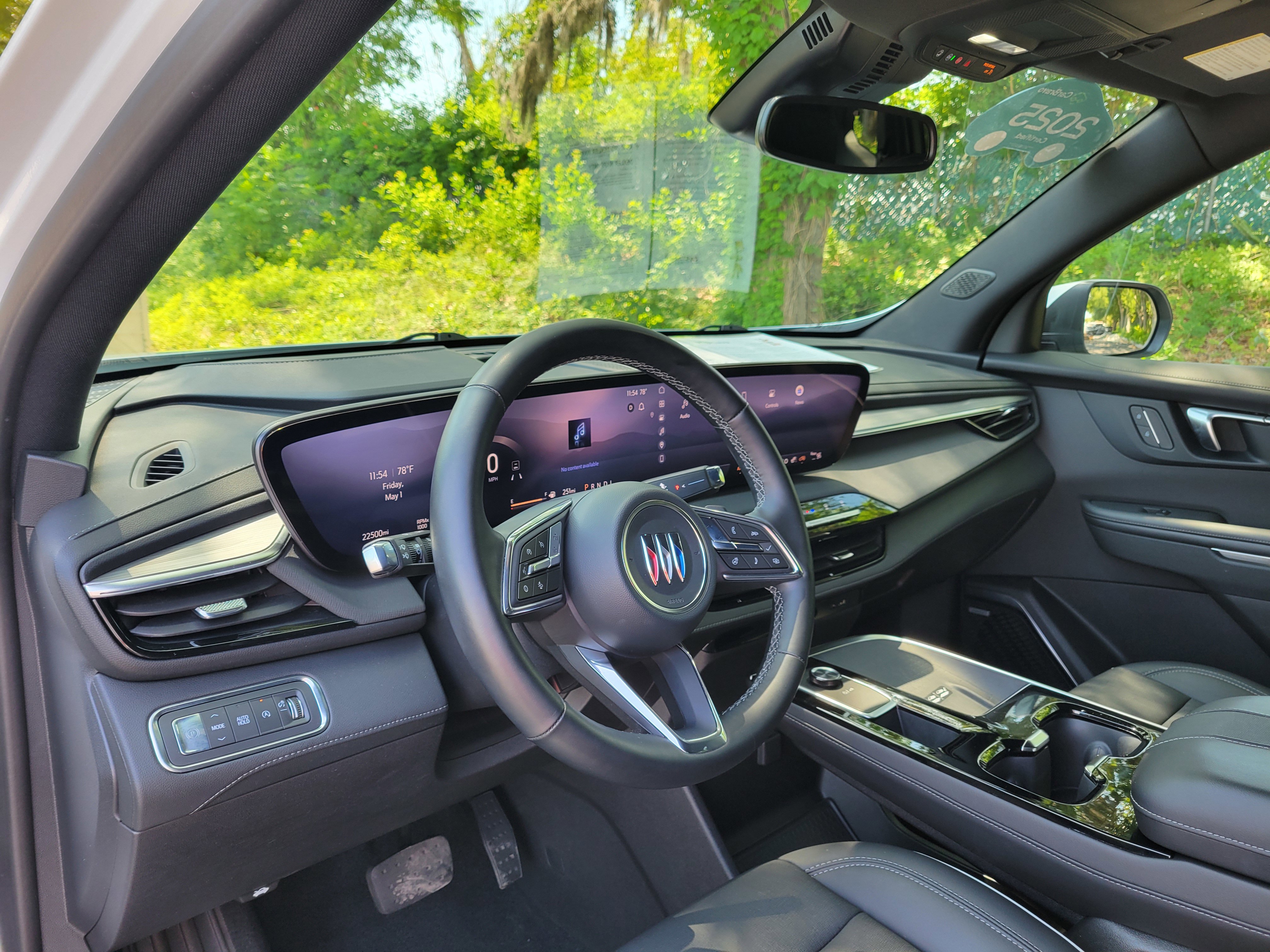 Certified 2025 Buick Enclave Preferred FWD image 29