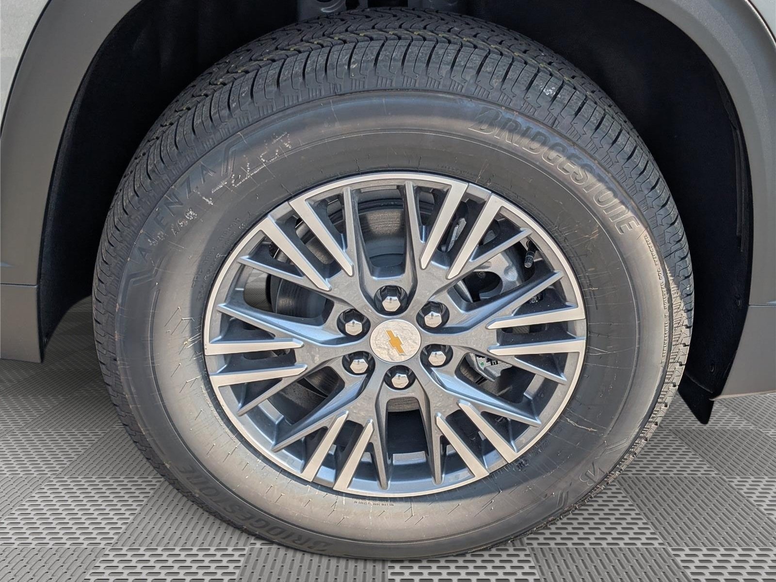 New 2027 Chevrolet Traverse LT w/ Driver Confidence Package FWD image 6