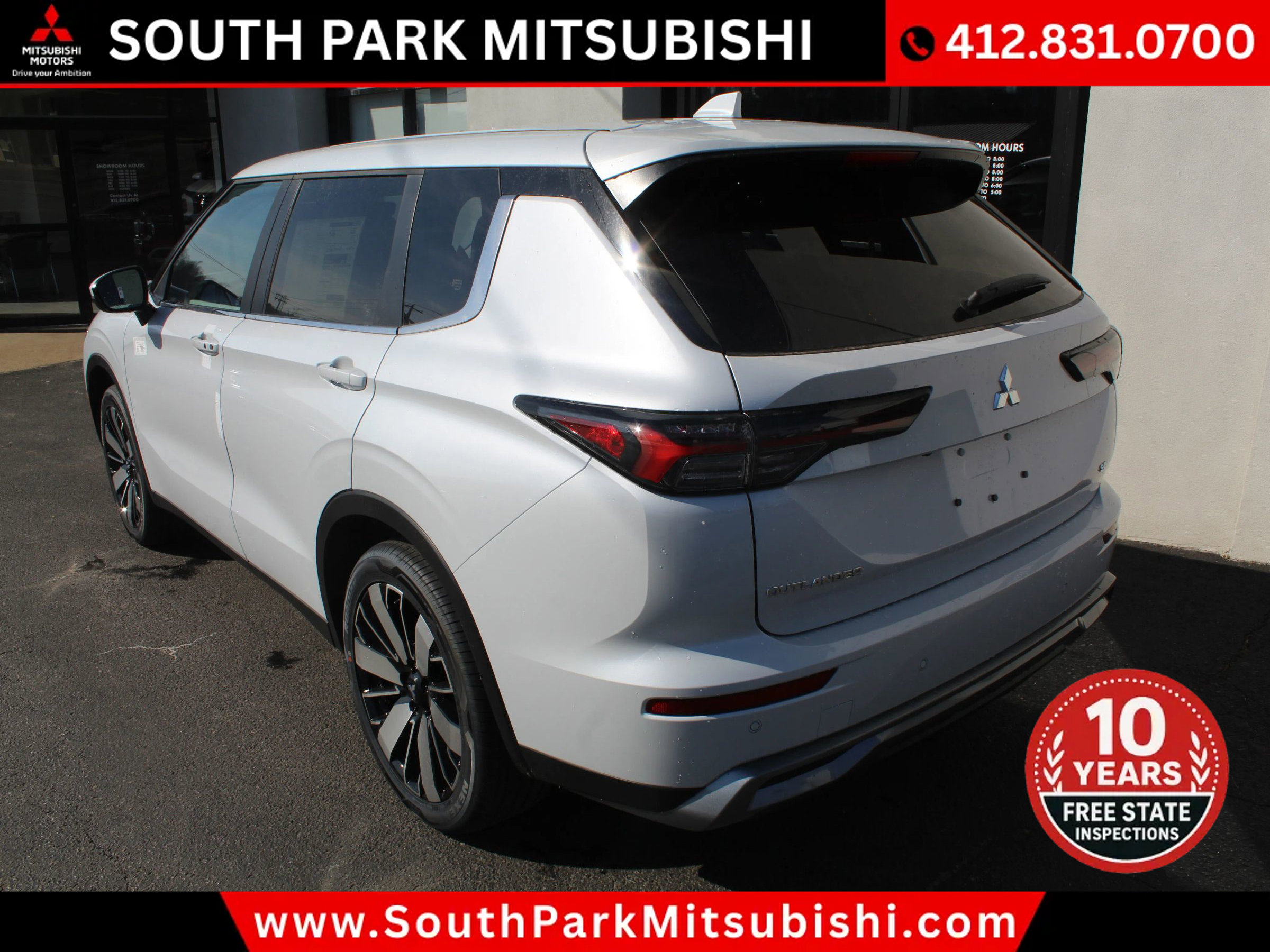 New 2025 Mitsubishi Outlander SE image 8