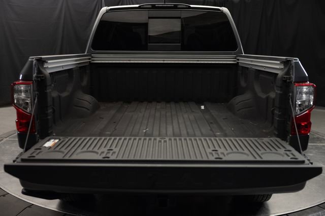 Used 2024 Nissan Titan SV w/ SV Convenience Package image 11