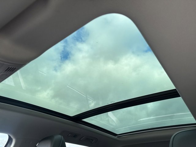 Used 2022 Volkswagen Tiguan SE image 17