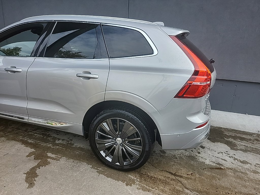 Used 2022 Volvo XC60 T8 Inscription w/ Advanced Package AWD/4WD image 3