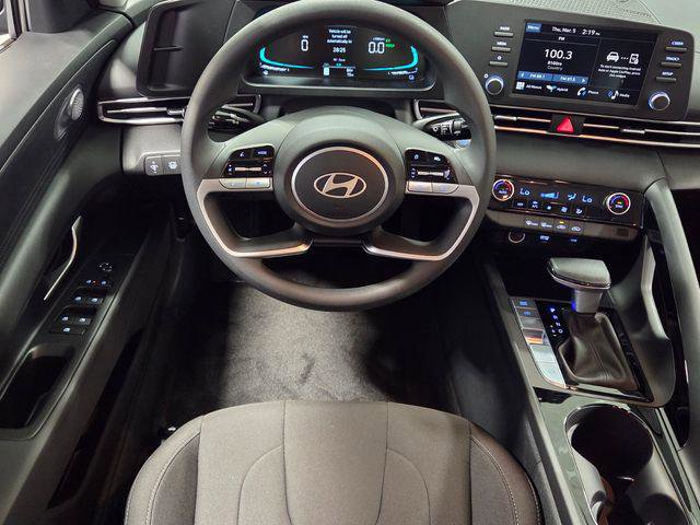 New 2026 Hyundai Elantra Hybrid FWD image 7