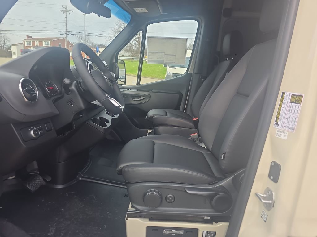 New 2026 Mercedes-Benz Sprinter 2500 image 9