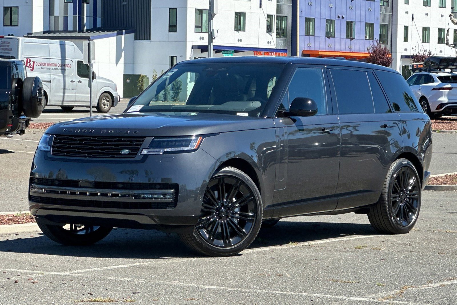 New 2026 Land Rover Range Rover Long Wheelbase SE image 1