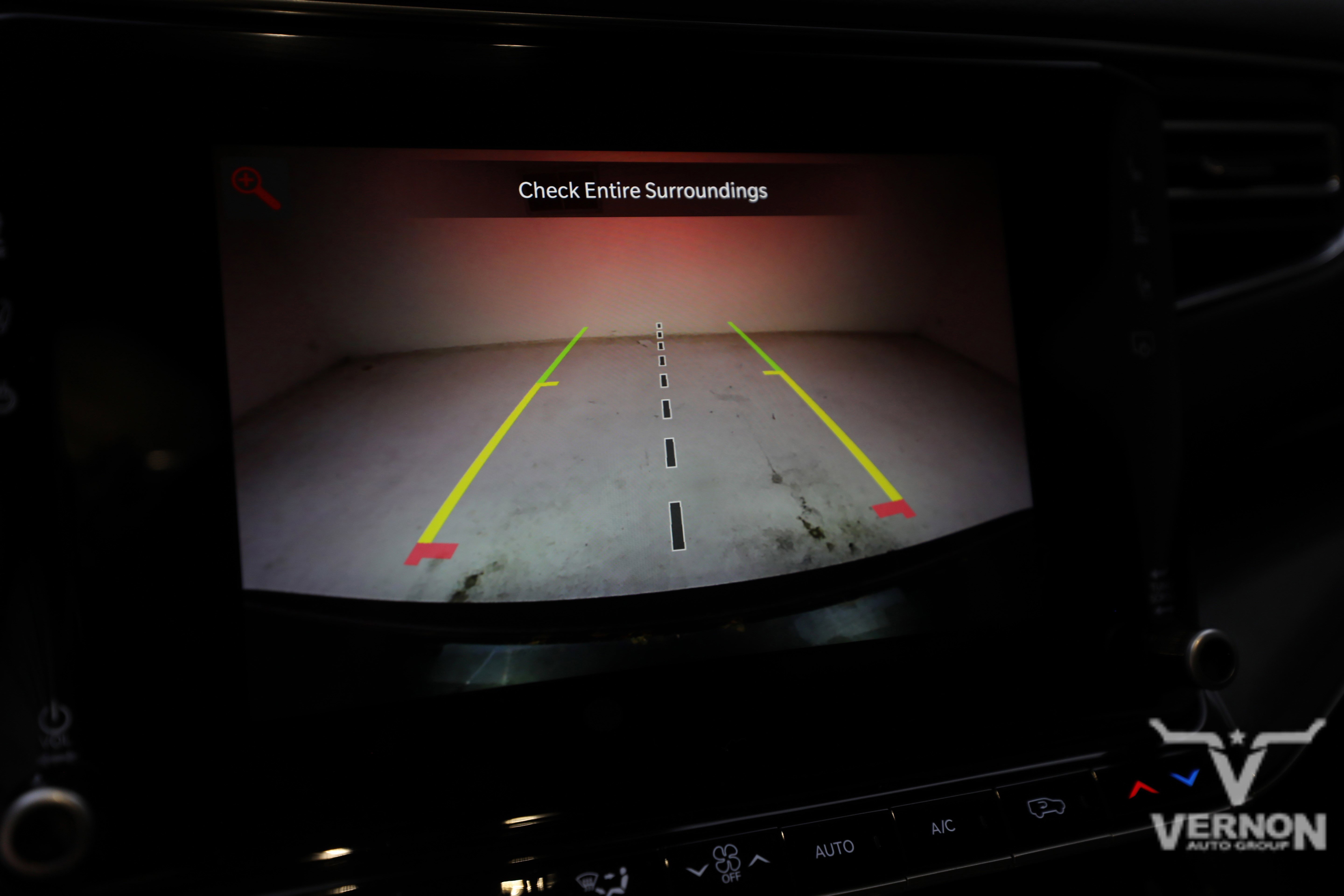 Used 2024 Jeep Wagoneer 4WD w/ HD Trailer Tow Package image 26