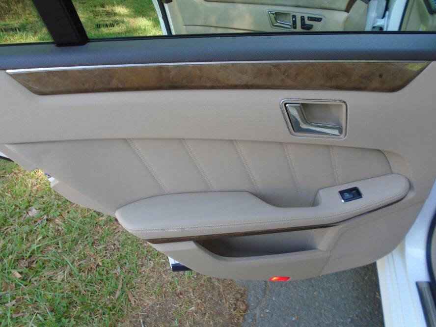 Used 2011 Mercedes-Benz E 350 Sedan image 21