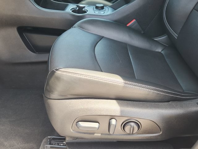 Used 2023 GMC Terrain SLT w/ Infotainment Package II FWD image 22