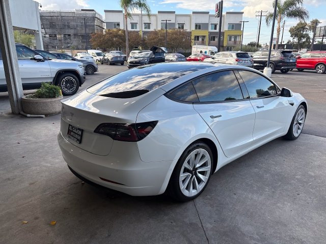 Used 2021 Tesla Model 3 Standard Range Plus RWD image 3