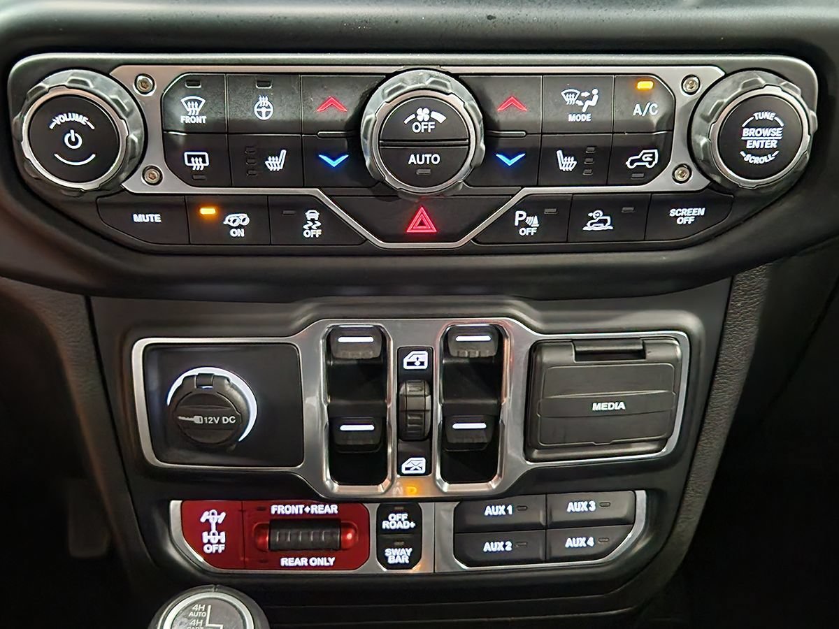 Used 2021 Jeep Wrangler Unlimited Rubicon w/ Dual Top Group AWD/4WD image 40