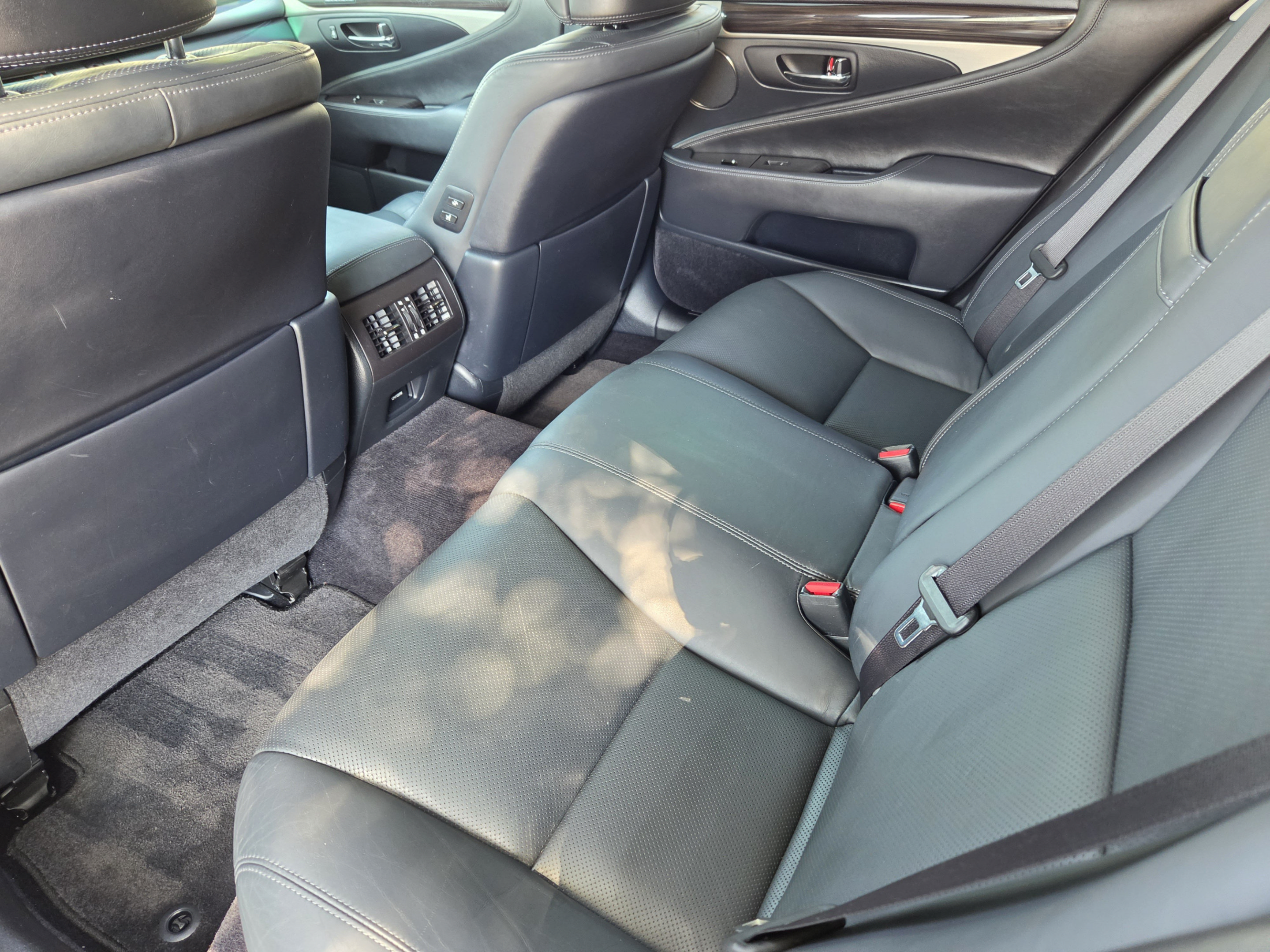 Used 2017 Lexus LS 460 w/ Comfort Package RWD image 35