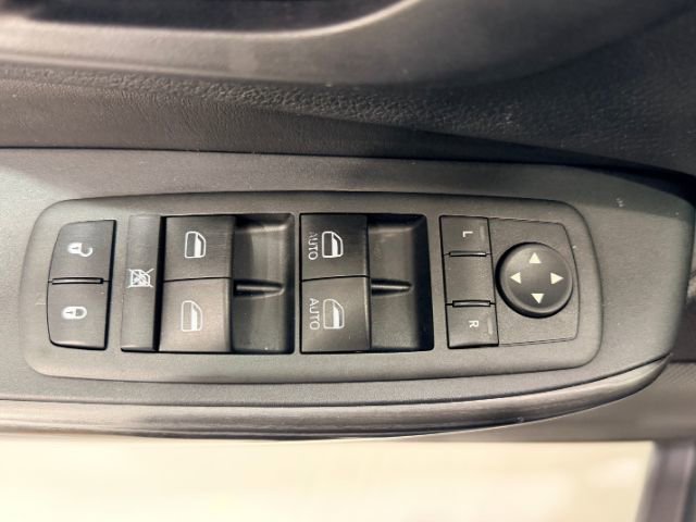 Used 2015 Jeep Cherokee Trailhawk w/ Comfort/Convenience Group image 27