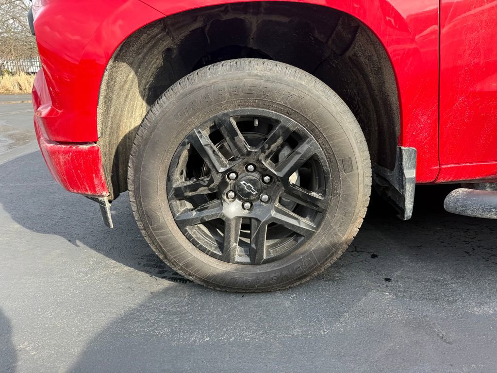 Used 2024 Chevrolet Silverado 1500 Custom w/ LPO, Dark Essentials Package image 10