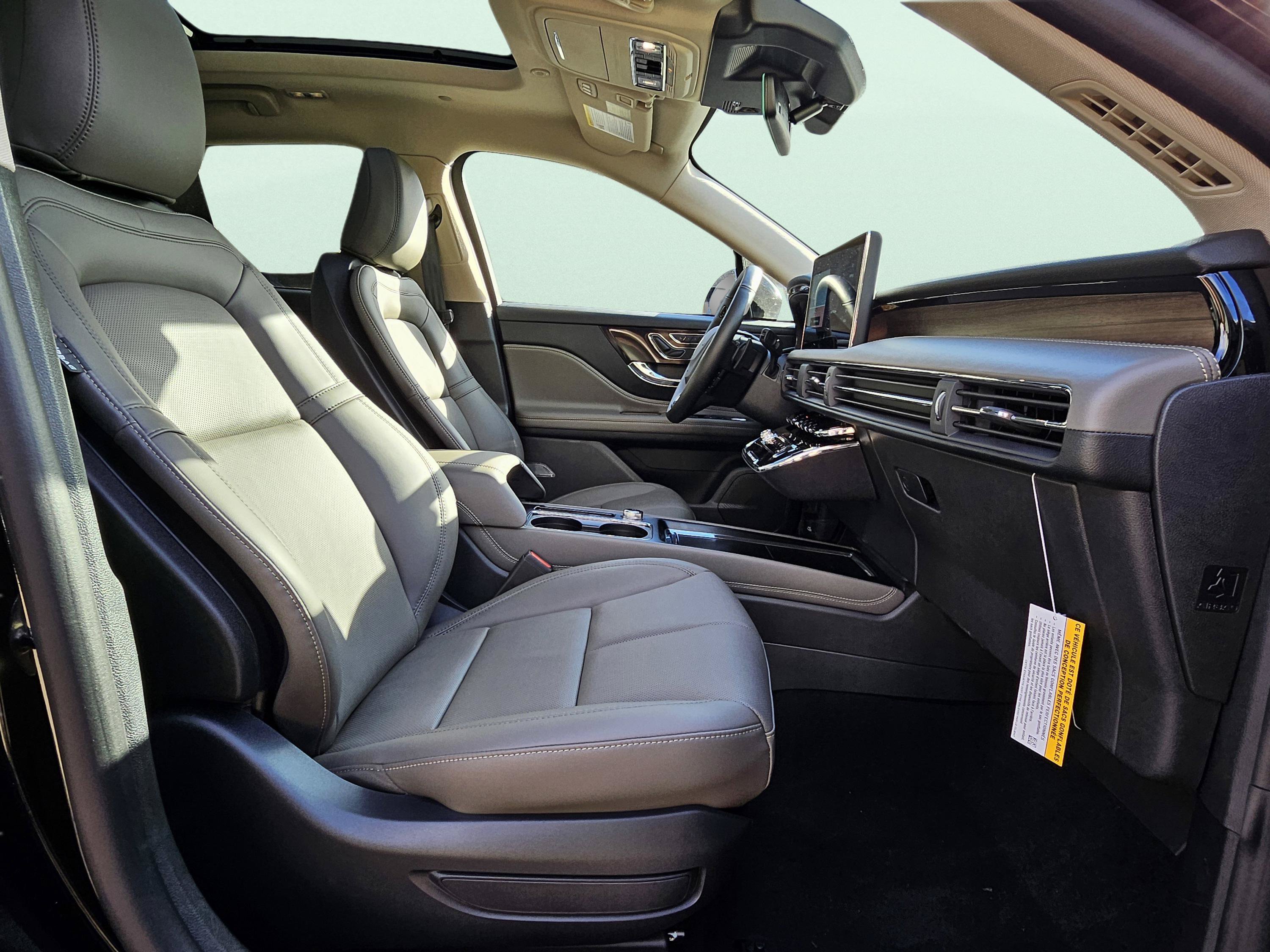 New 2026 Lincoln Corsair Reserve w/ Jet Appearance Package AWD/4WD image 13