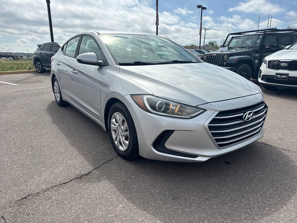 Used 2017 Hyundai Elantra SE FWD image 5