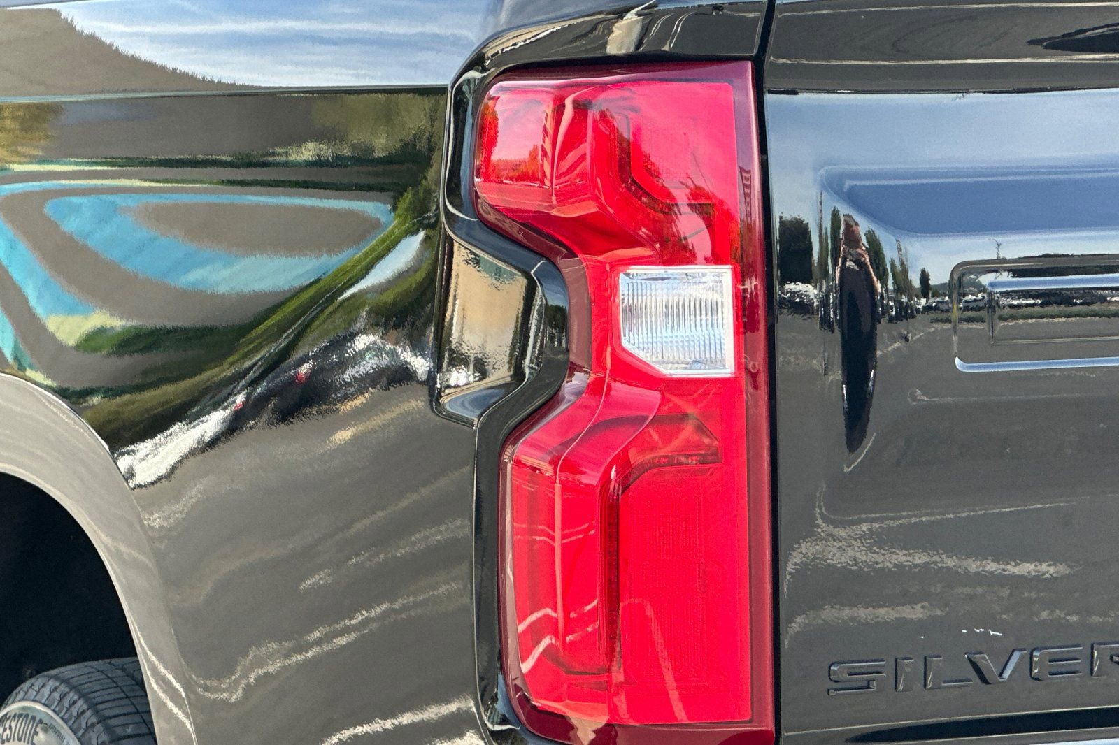 Certified 2025 Chevrolet Silverado 1500 High Country w/ Midnight Edition image 46