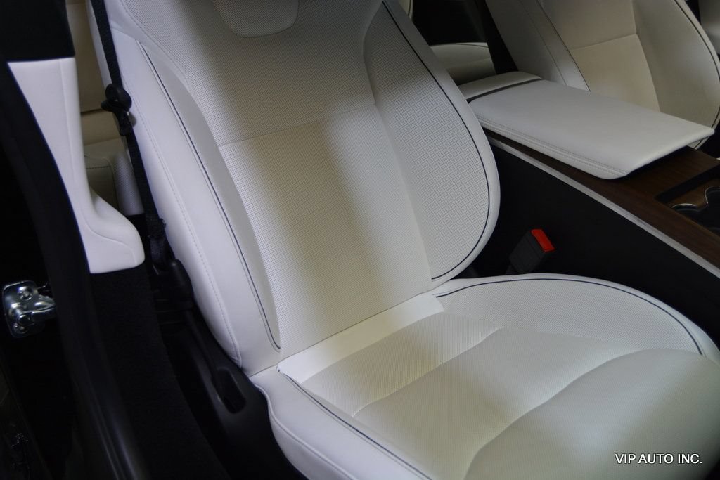Used 2022 Tesla Model S Plaid AWD/4WD image 13
