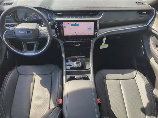 Used 2026 Jeep Grand Cherokee Limited AWD/4WD image 12