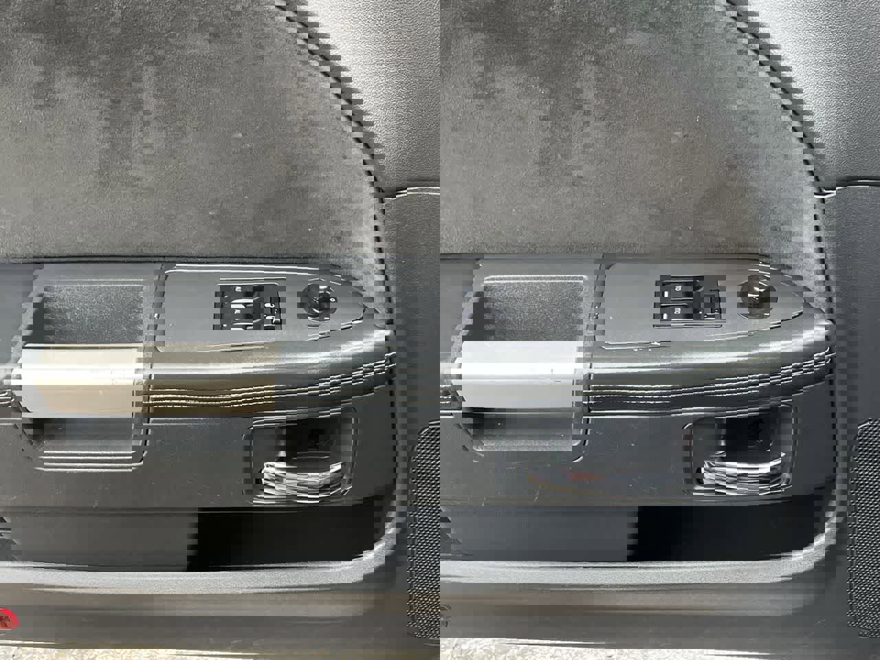 Used 2012 Dodge Challenger SRT8 image 32