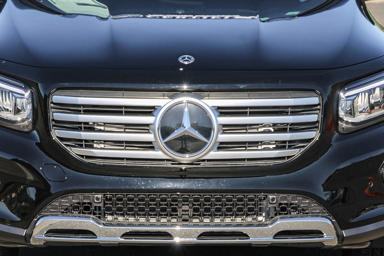 Certified 2026 Mercedes-Benz GLB 250 4MATIC image 7