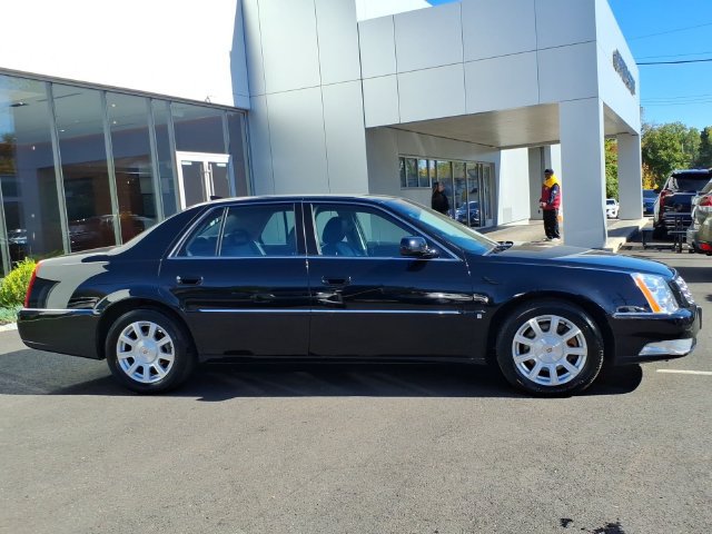 Used 2010 Cadillac DTS FWD image 6