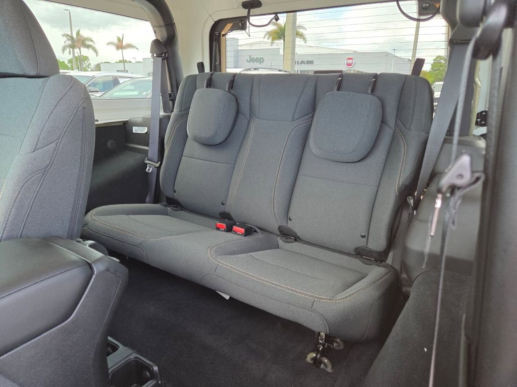 Used 2025 Jeep Wrangler Sport AWD/4WD image 22