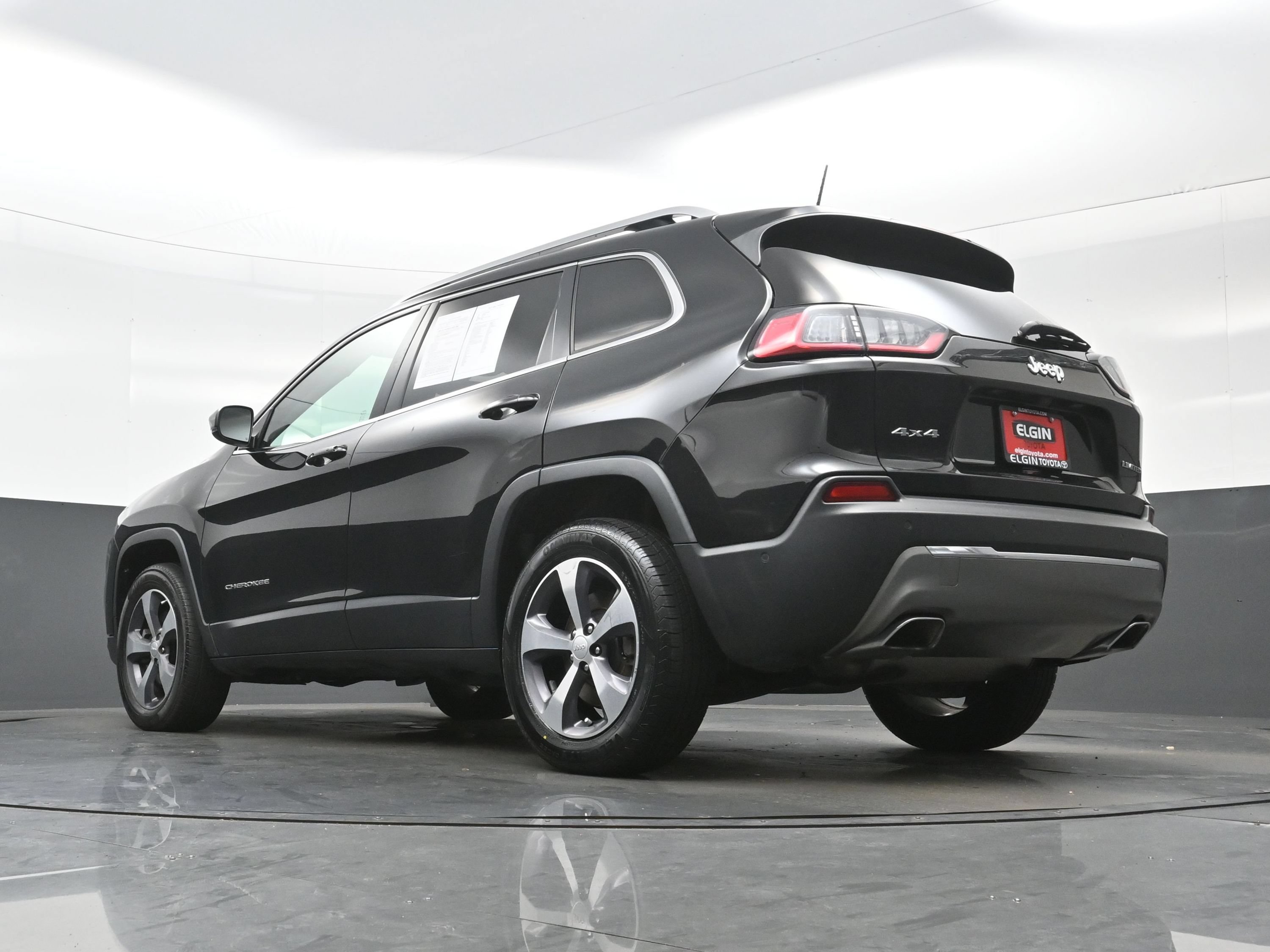 Used 2019 Jeep Cherokee Limited w/ Luxury Group AWD/4WD image 32