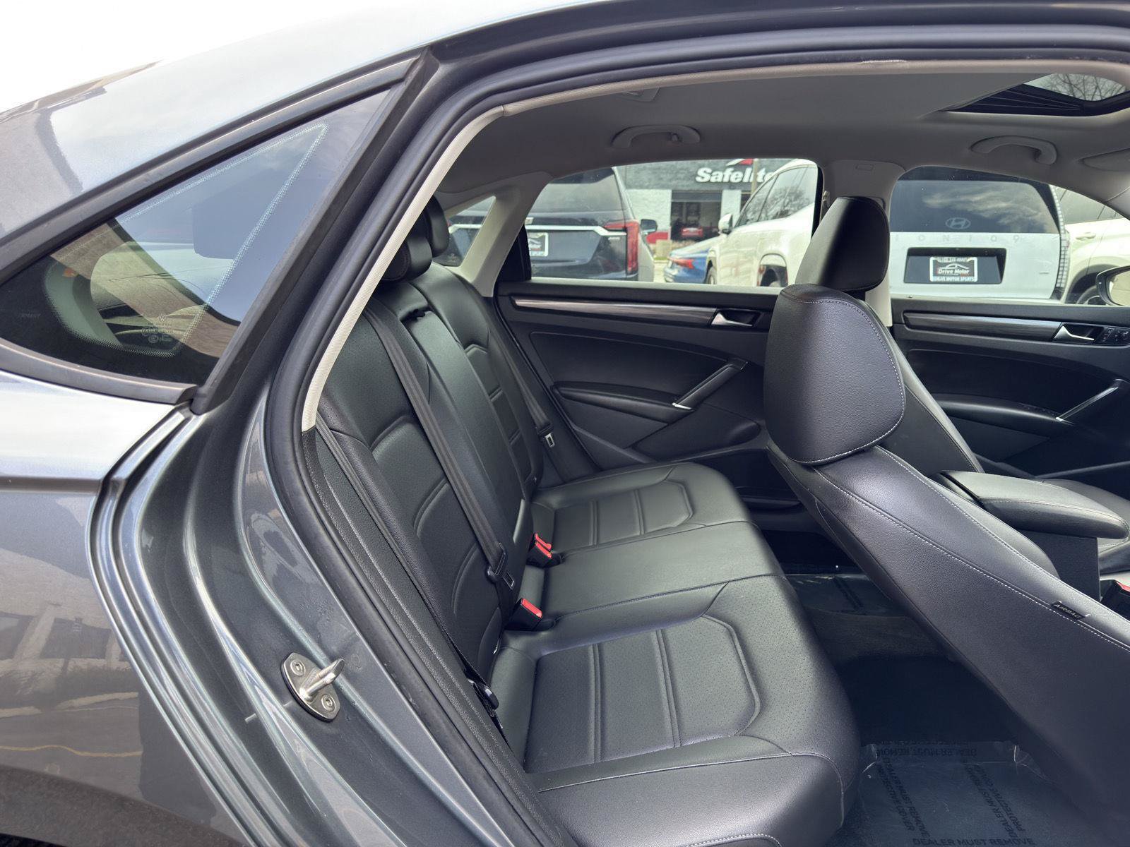 Used 2020 Volkswagen Passat 2.0T R-Line FWD image 36