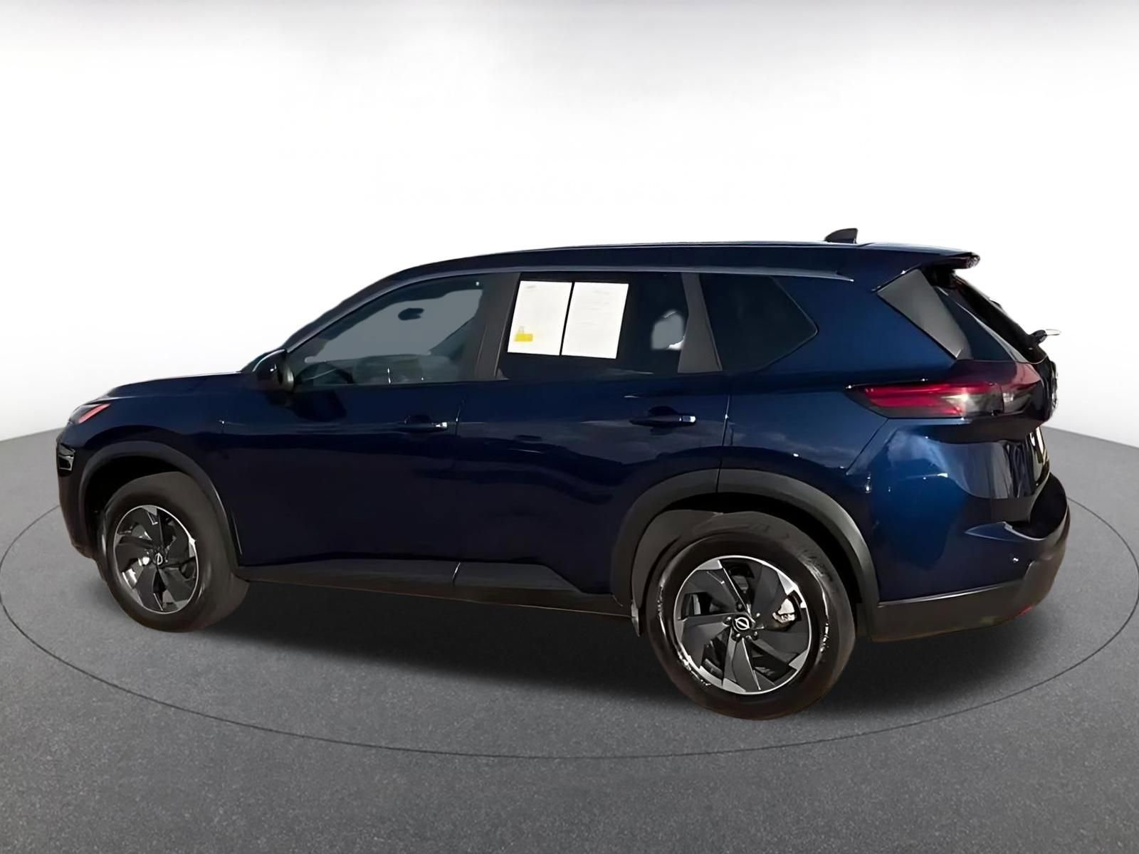 Used 2025 Nissan Rogue SV FWD image 16